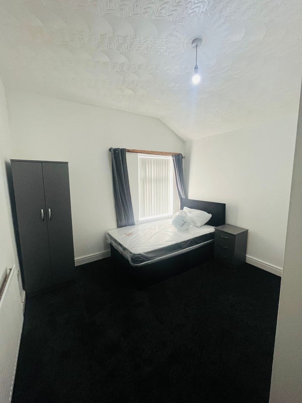 Room Dunsford Road in Sandwell