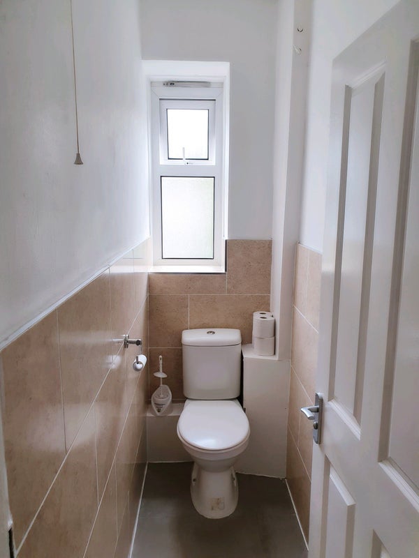 Room Sceptre Road in Greater London