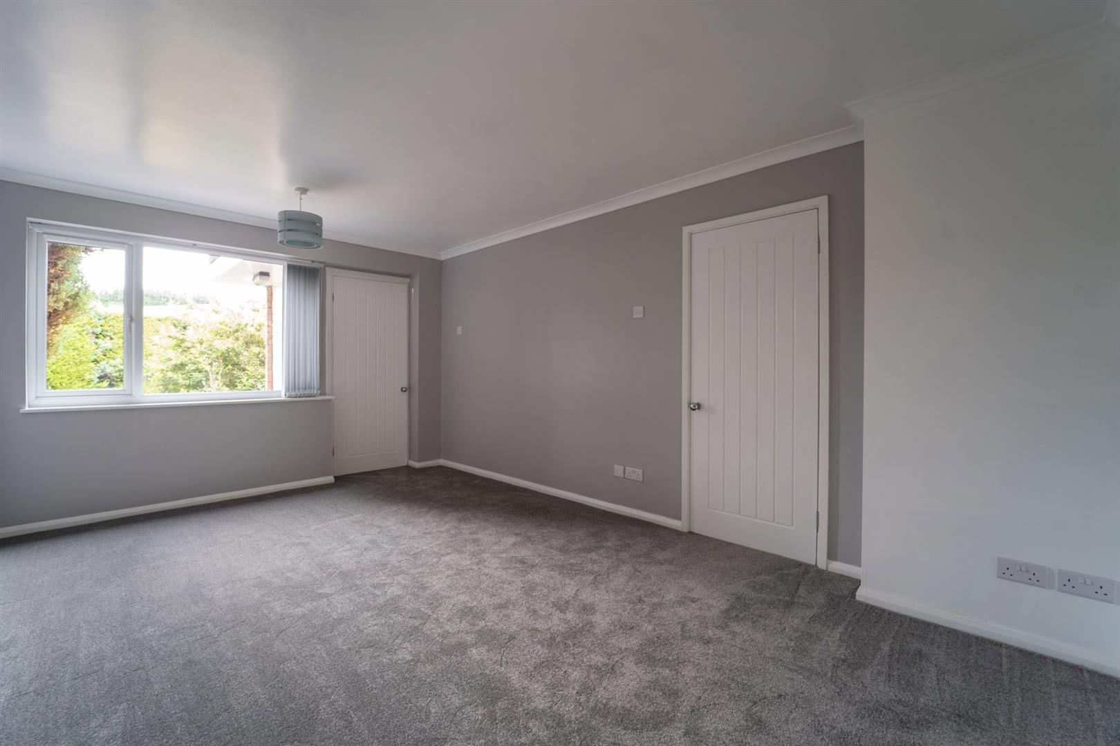 Flat Banbrook Close in Metropolitan Borough of Solihull