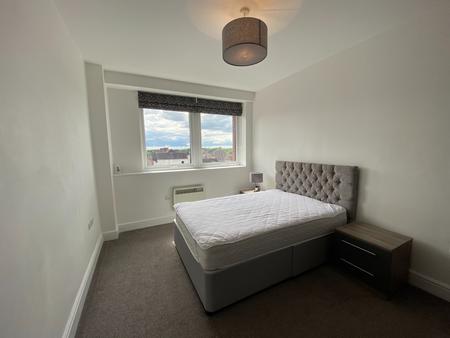 Flat Farnsby Street in Swindon
