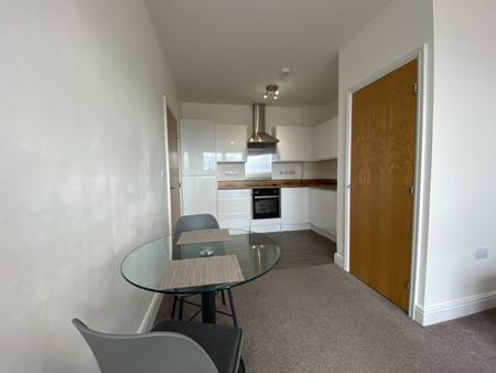 Flat Farnsby Street in Swindon