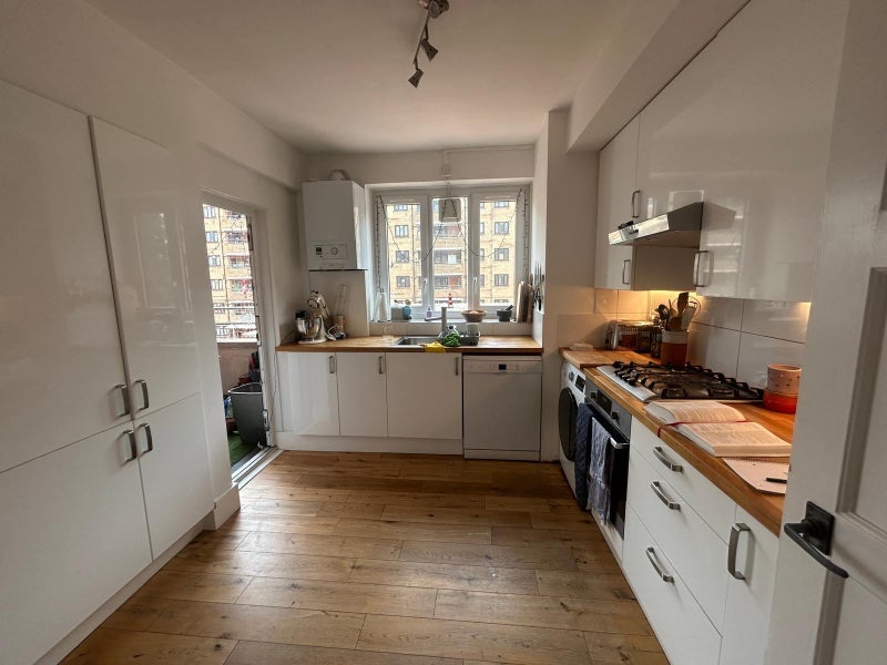 Room Green Lanes in Greater London