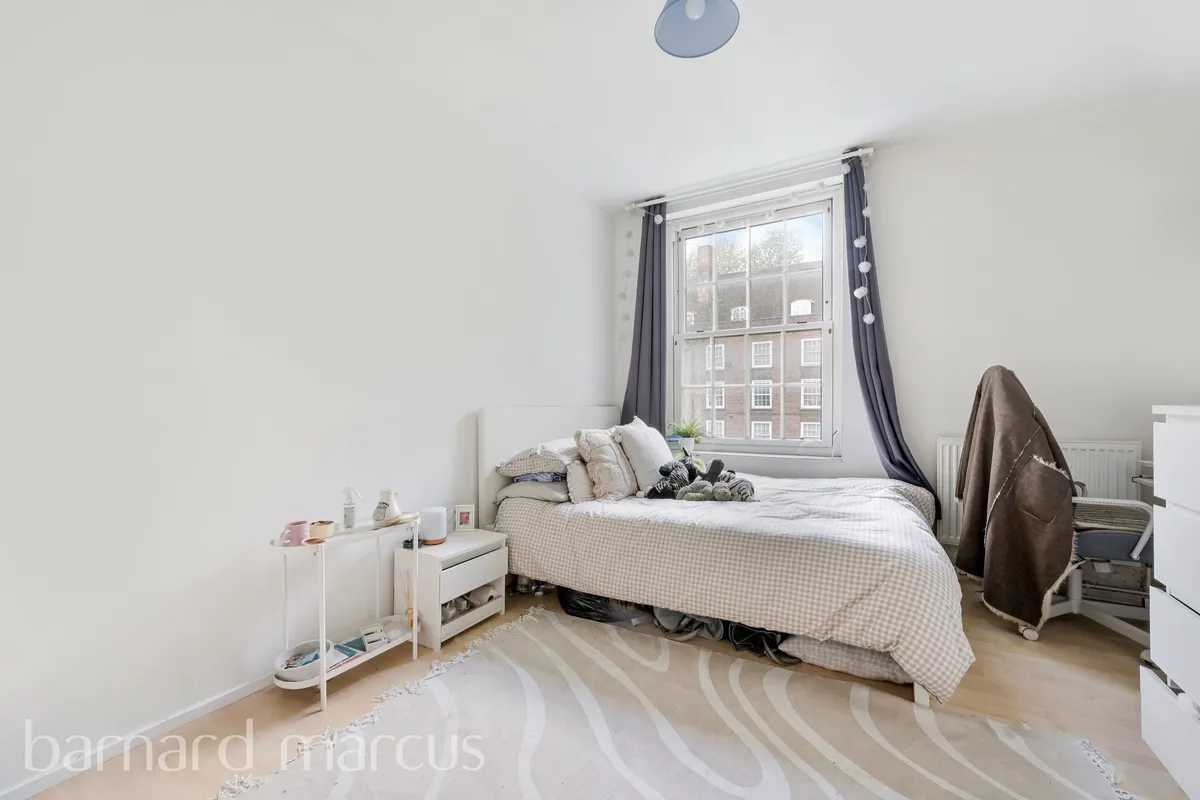 Flat Kennington Road in Greater London