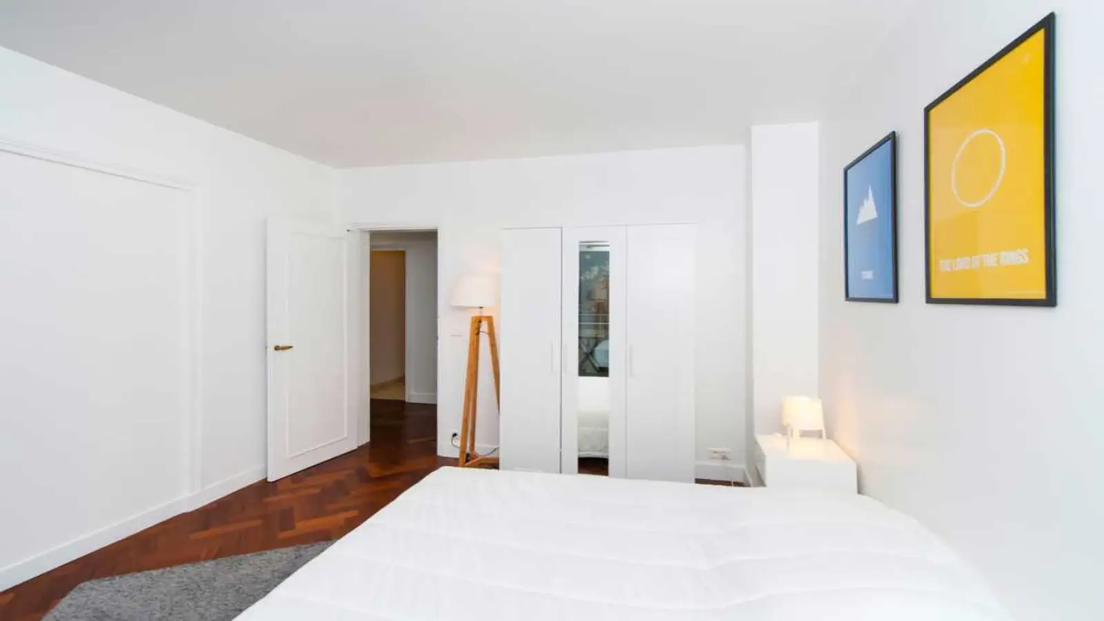 Room Rue Guersant in Paris