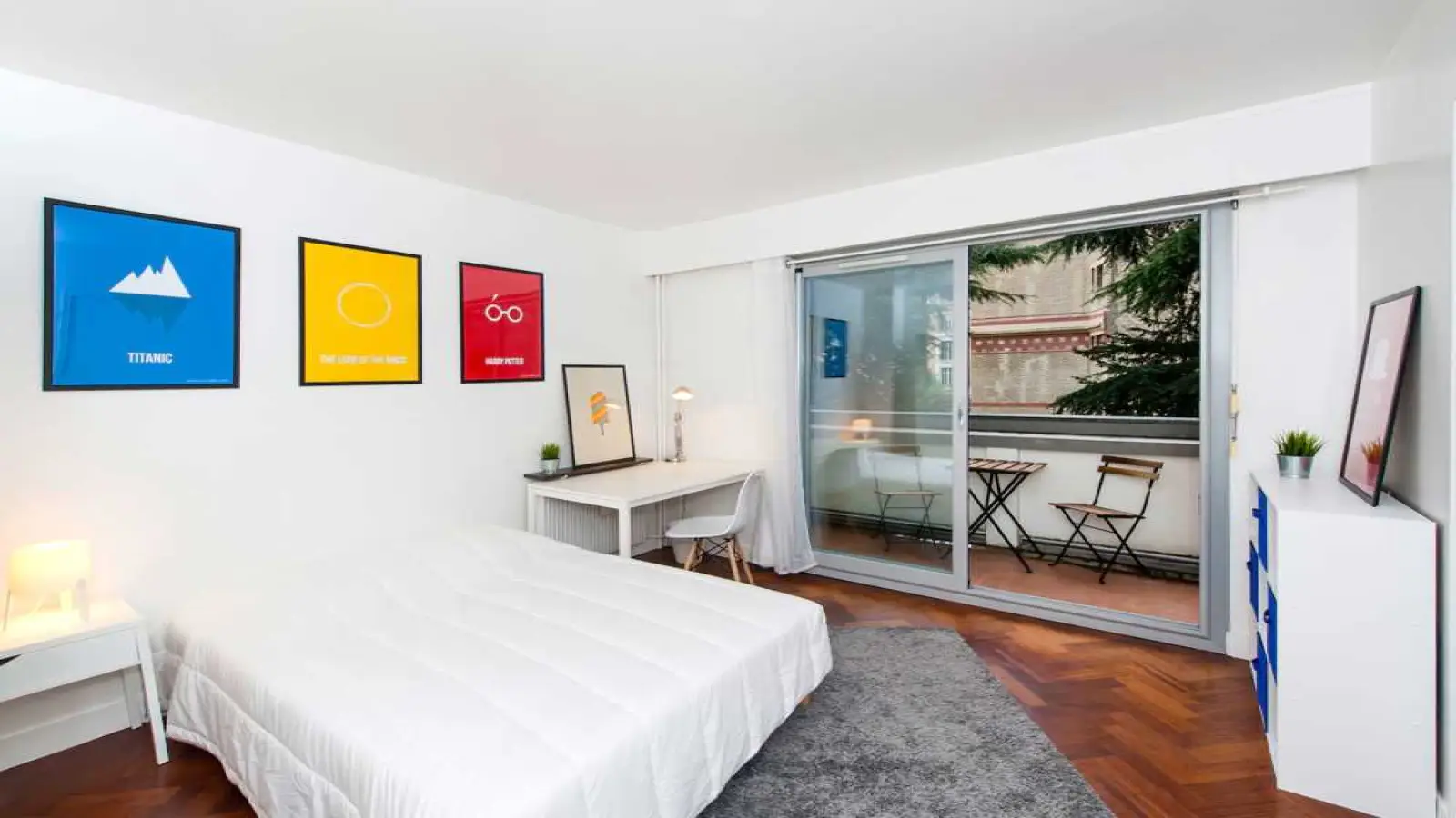 Room Rue Guersant in Paris