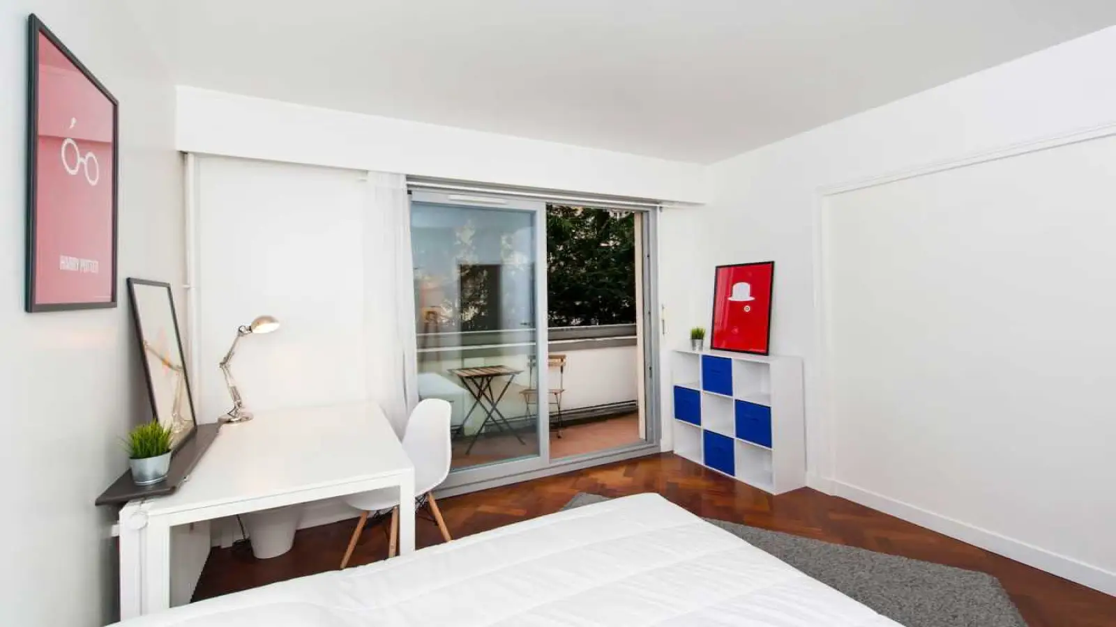 Room Rue Guersant in Paris