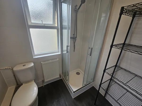 Flat Douglas Road in Maidstone