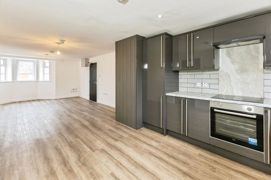 Flat Basingstoke Road in Reading