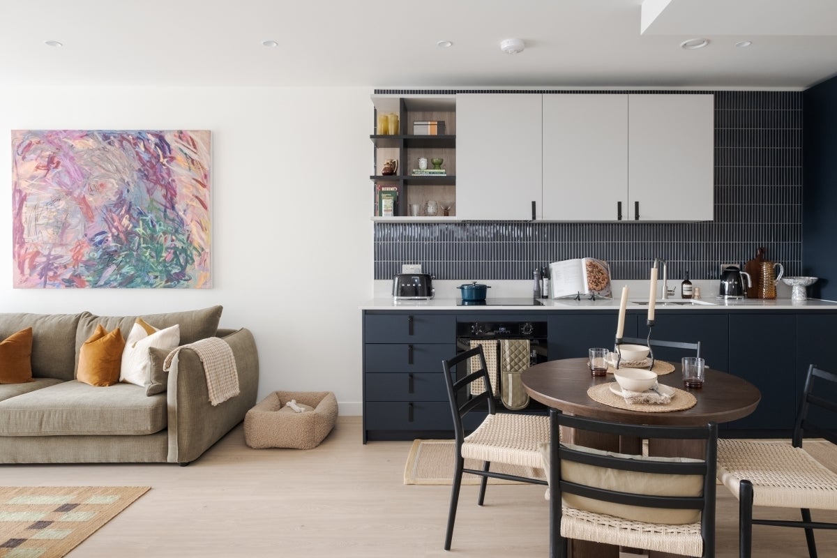 Flat Daneland Walk in Greater London