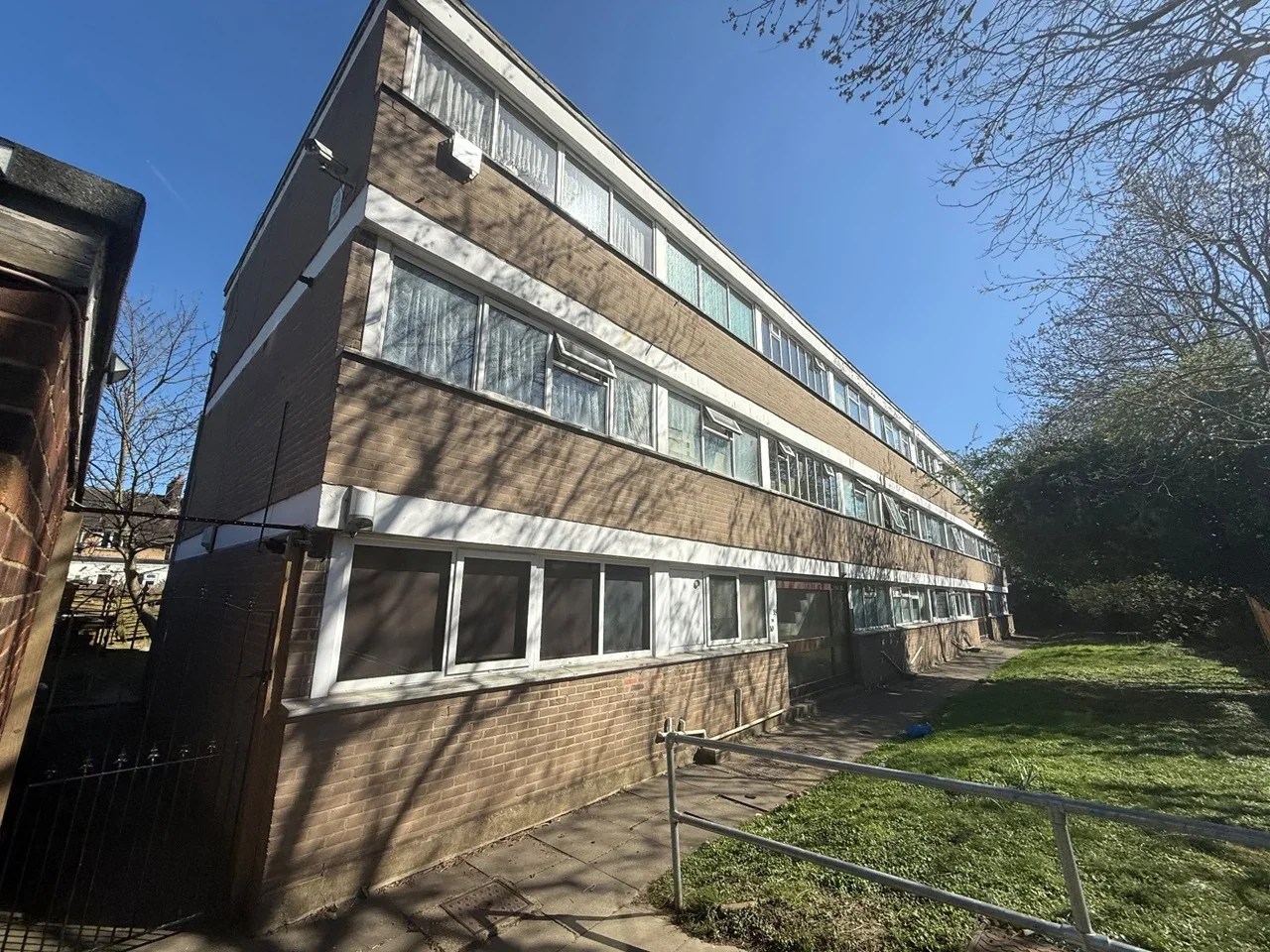 Flat Lordship Lane in Greater London