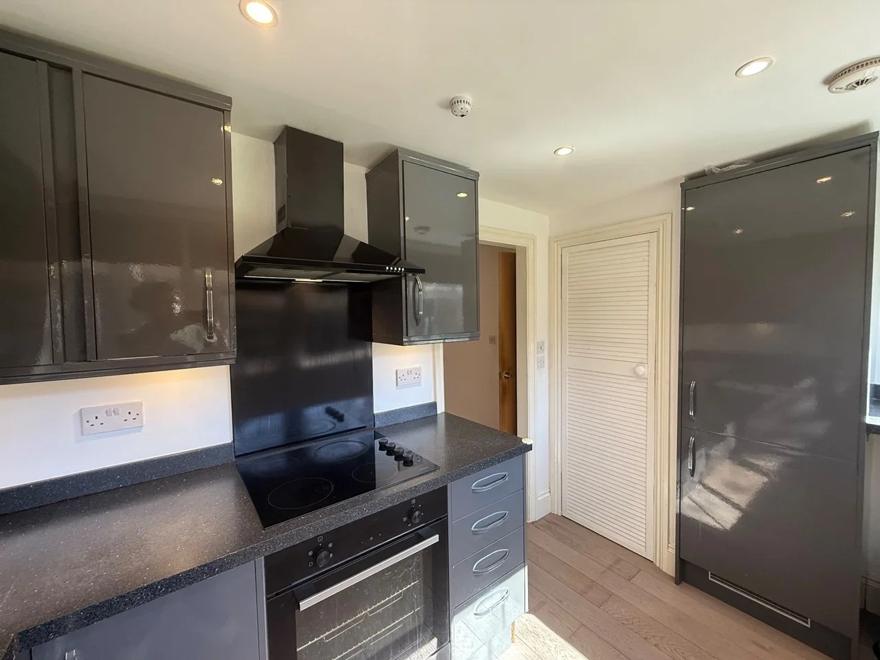 Flat Lordship Lane in Greater London