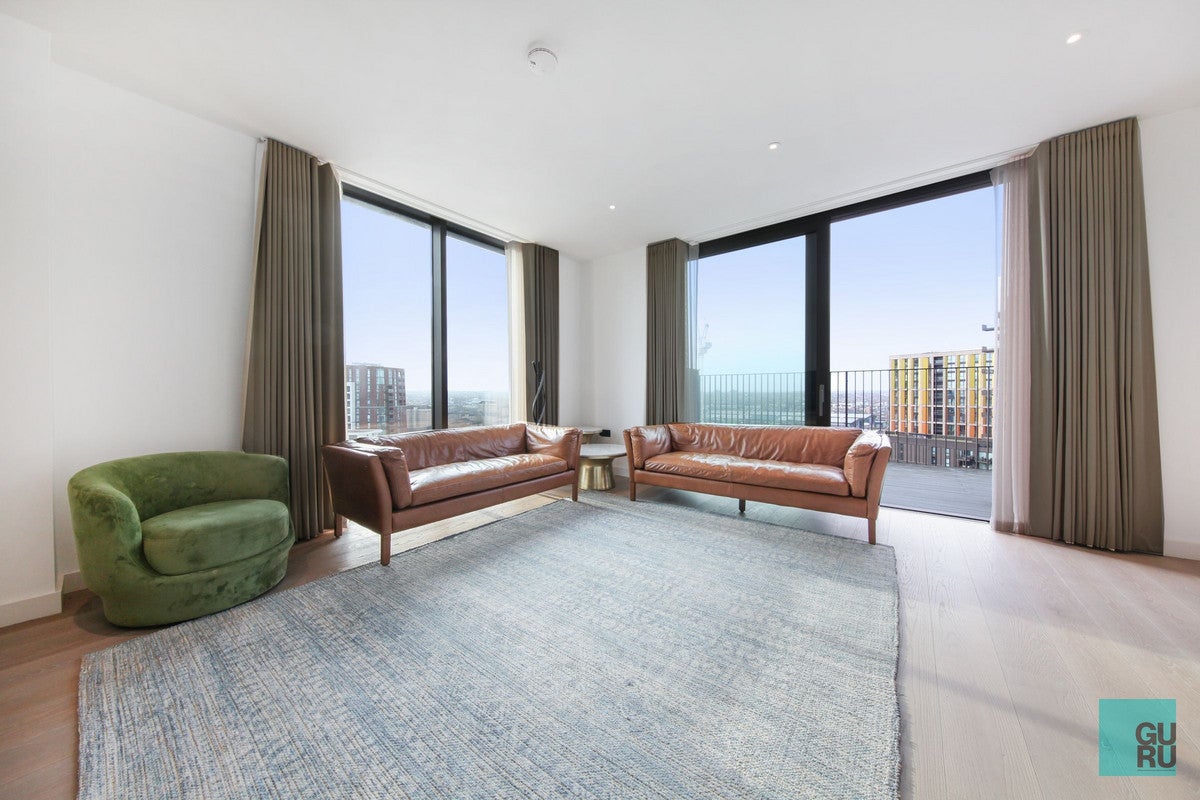 Flat New Mill Road in Greater London