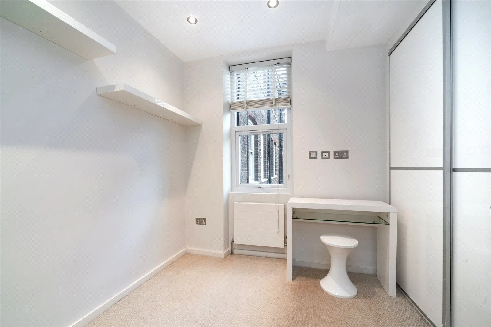 Flat West End Lane in Greater London