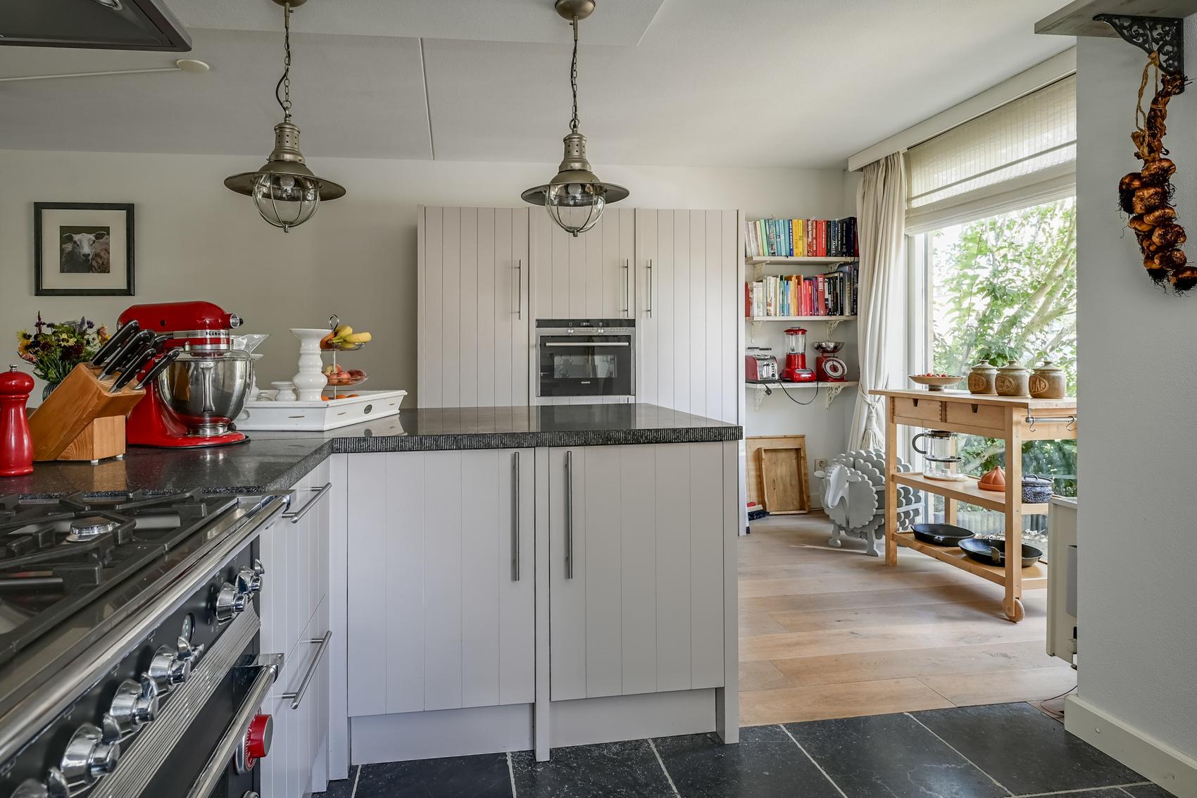 Tussenwoning te koop: Frans Halslaan 18, Bergschenhoek