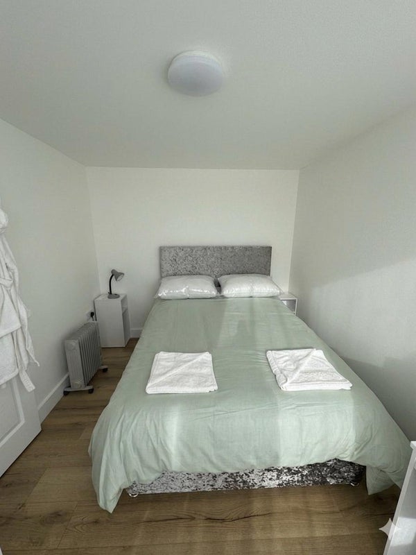 Room Plecy Close in Dudsbury