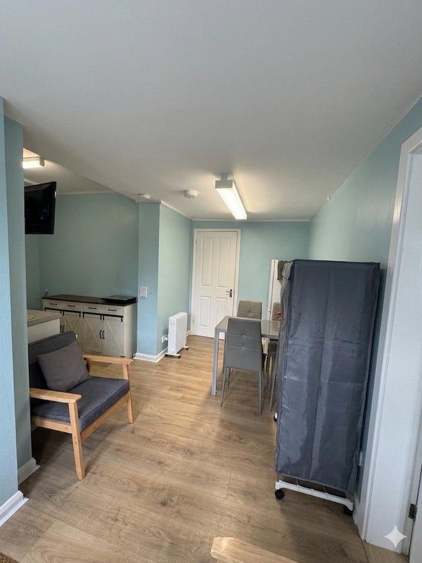Room Plecy Close in Dudsbury