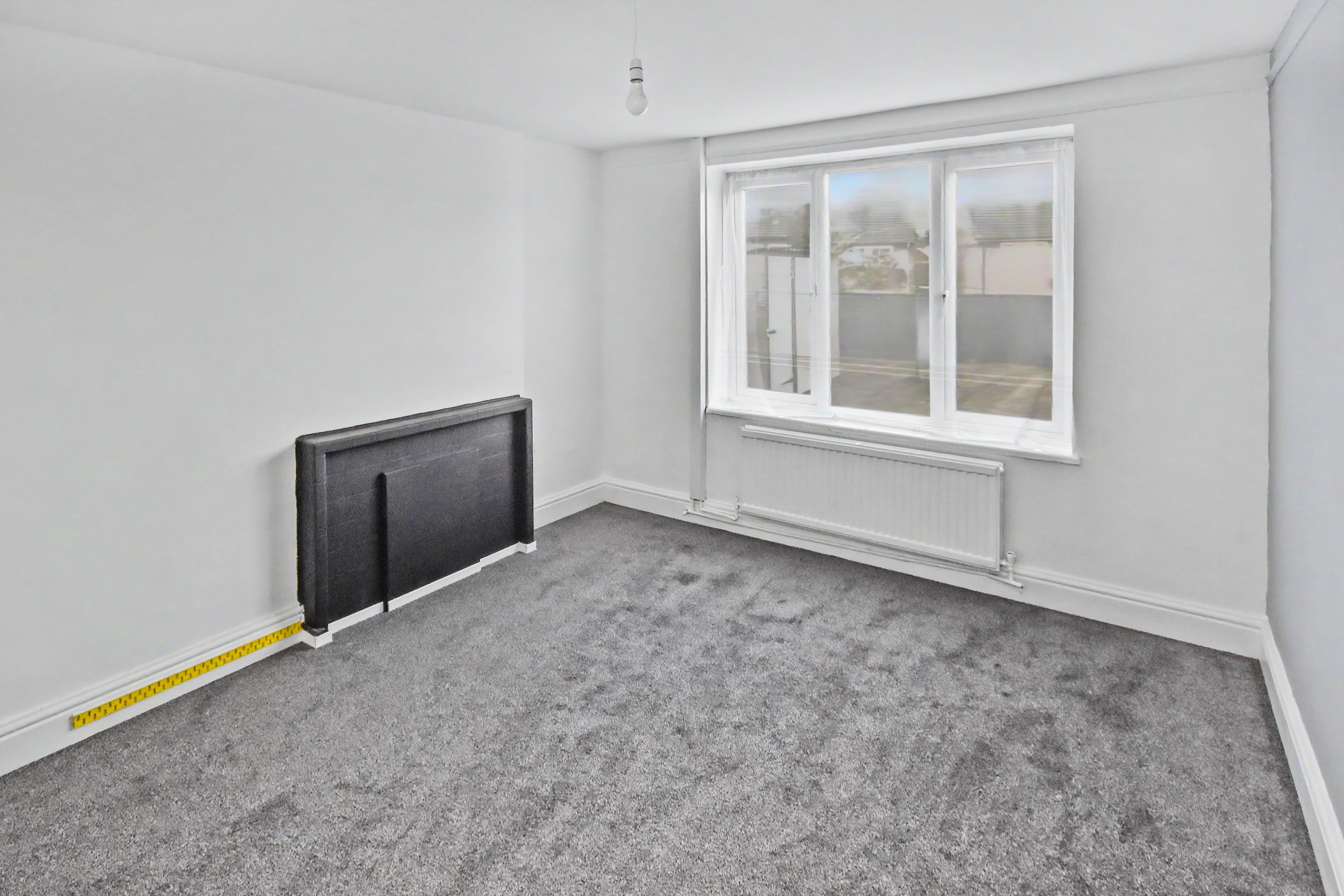 House Counts Farm Road in Corby