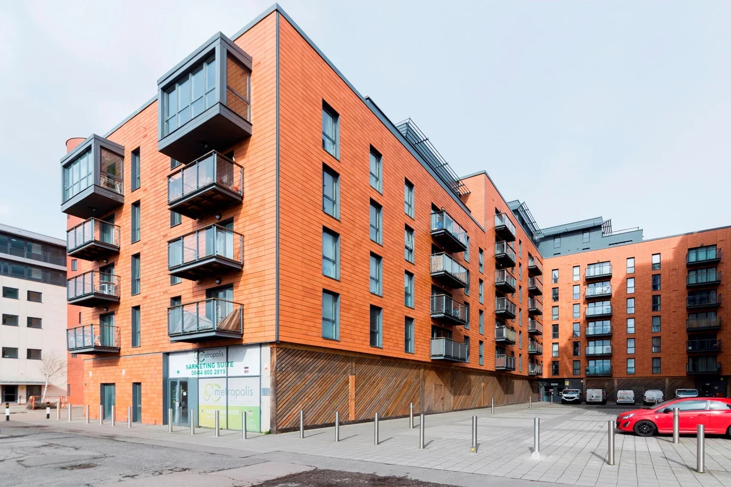 Flat Railway Terrace in Slough