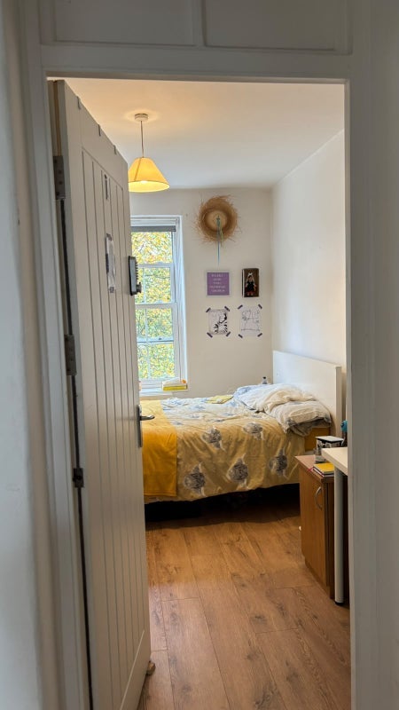 Room Loughborough Road in Greater London