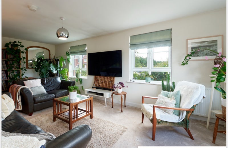 Room Charles Wilson Avenue in Bilston