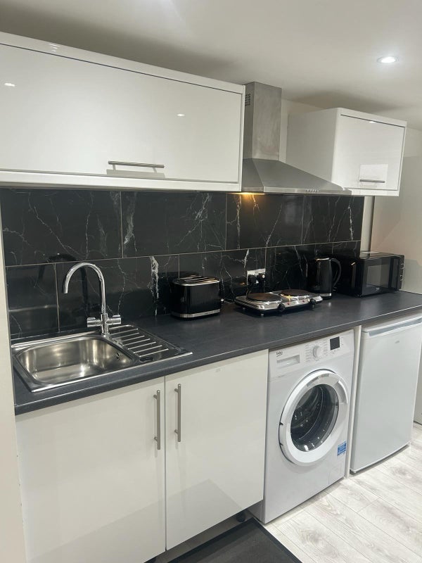 Flat Bewbush Drive in Crawley