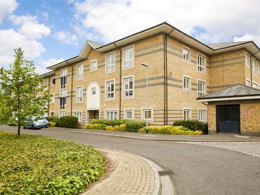 Flat Longworth Avenue in Cambridge