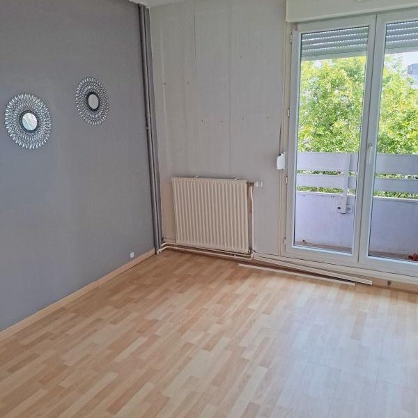 Appartement Place Beaumarchais à Échirolles