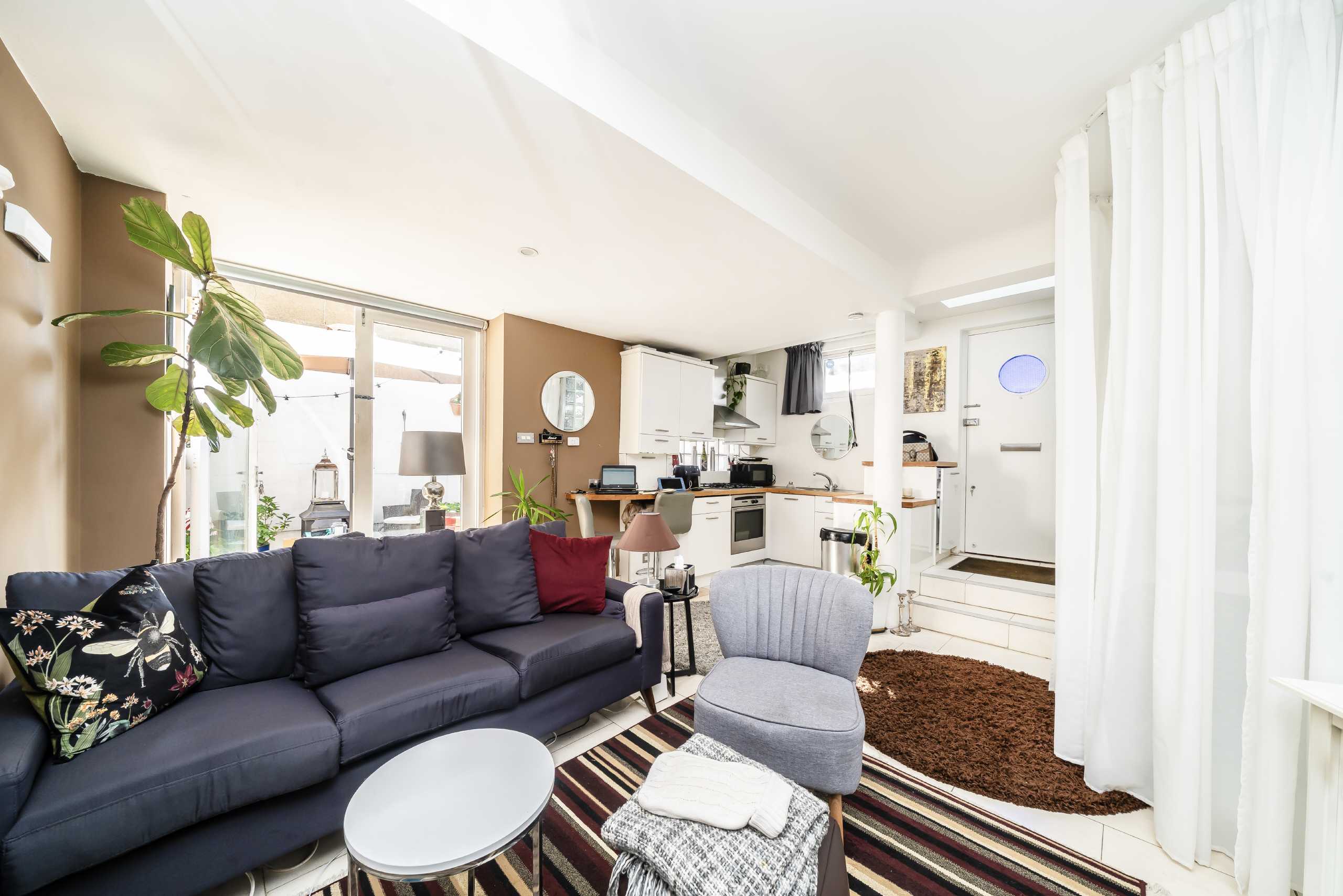 House Edgarley Terrace in Greater London