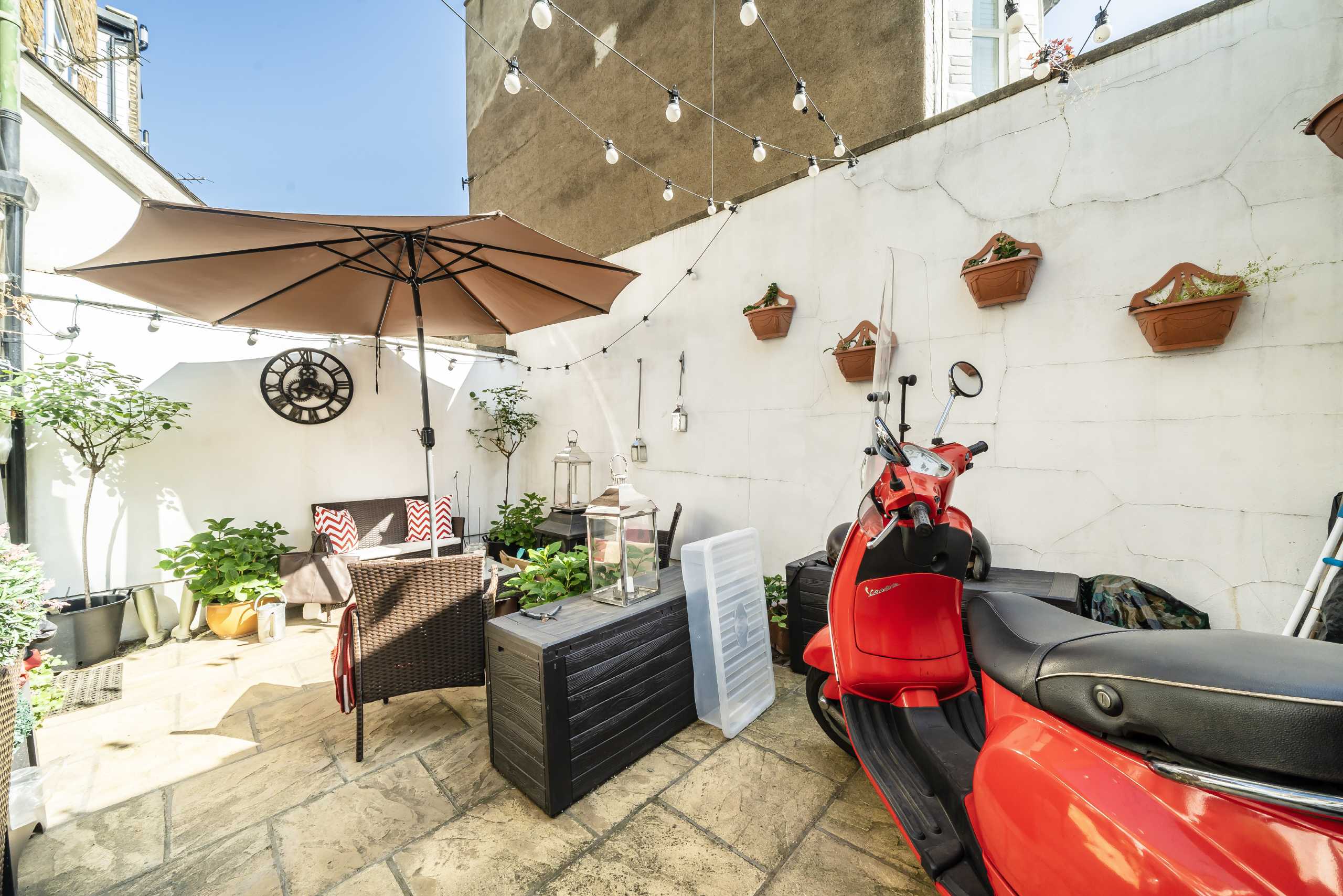 House Edgarley Terrace in Greater London