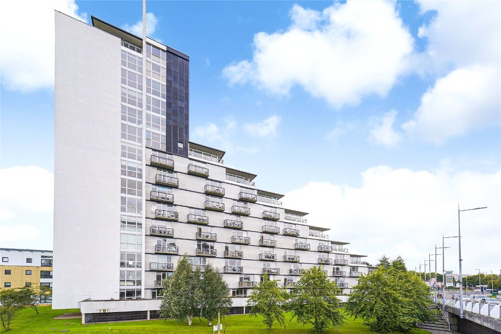Flat Mavisbank Gardens in Glasgow