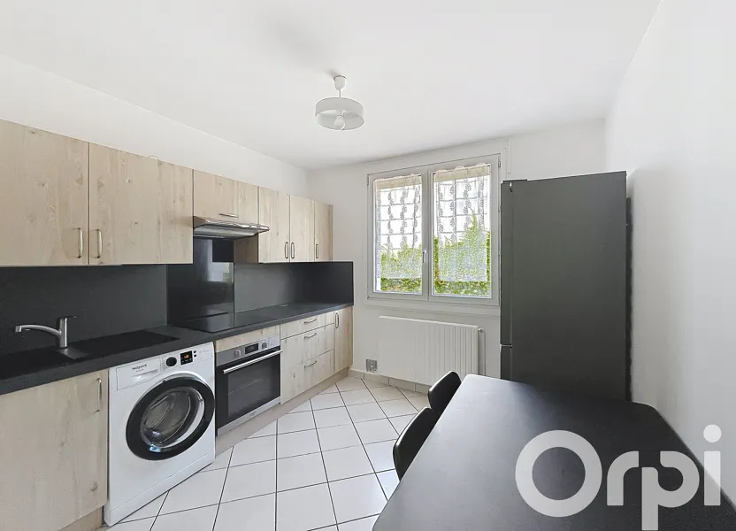 Flat Rue du 8 Mai 1945 in Villeurbanne