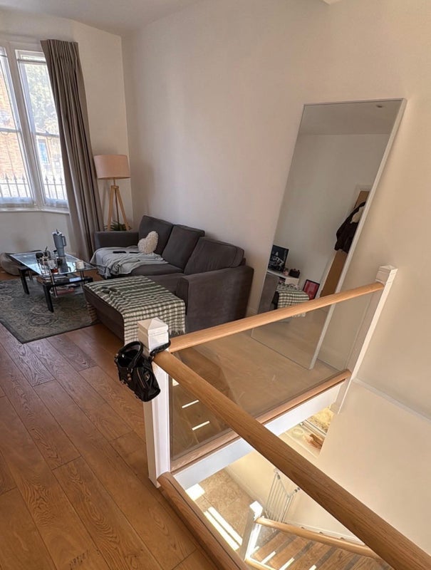 Room Edison Mews in Greater London