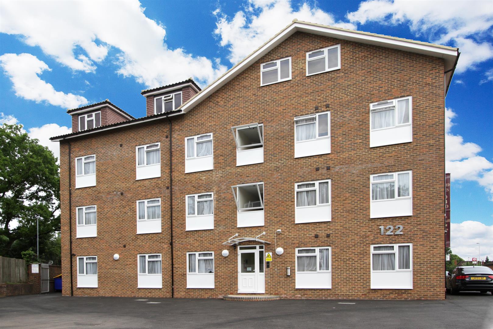 Flat Bunn's Lane in Greater London
