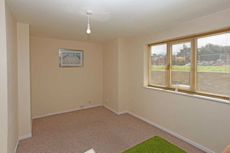 Flat Marlborough Way in Dawley