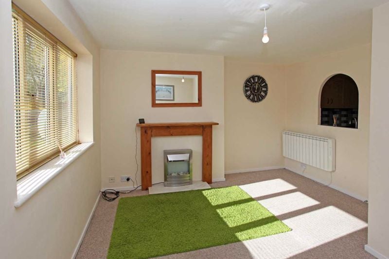 Flat Marlborough Way in Dawley