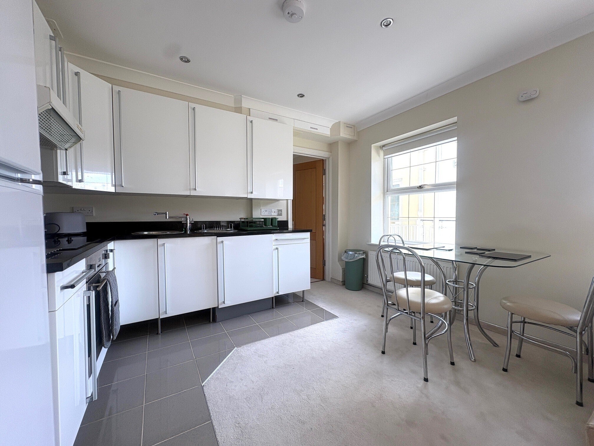 Flat Whitbourne Avenue in Swindon