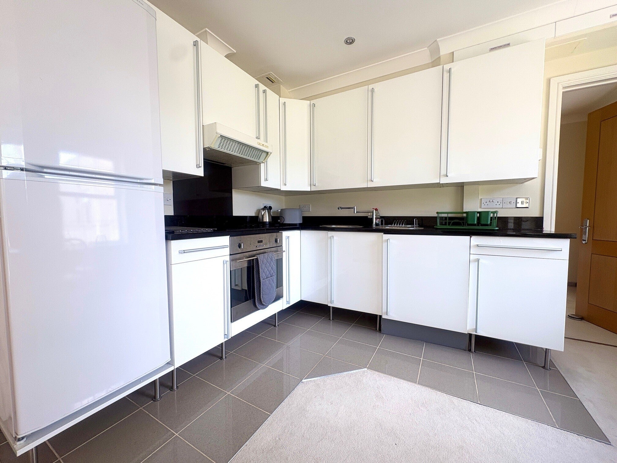 Flat Whitbourne Avenue in Swindon