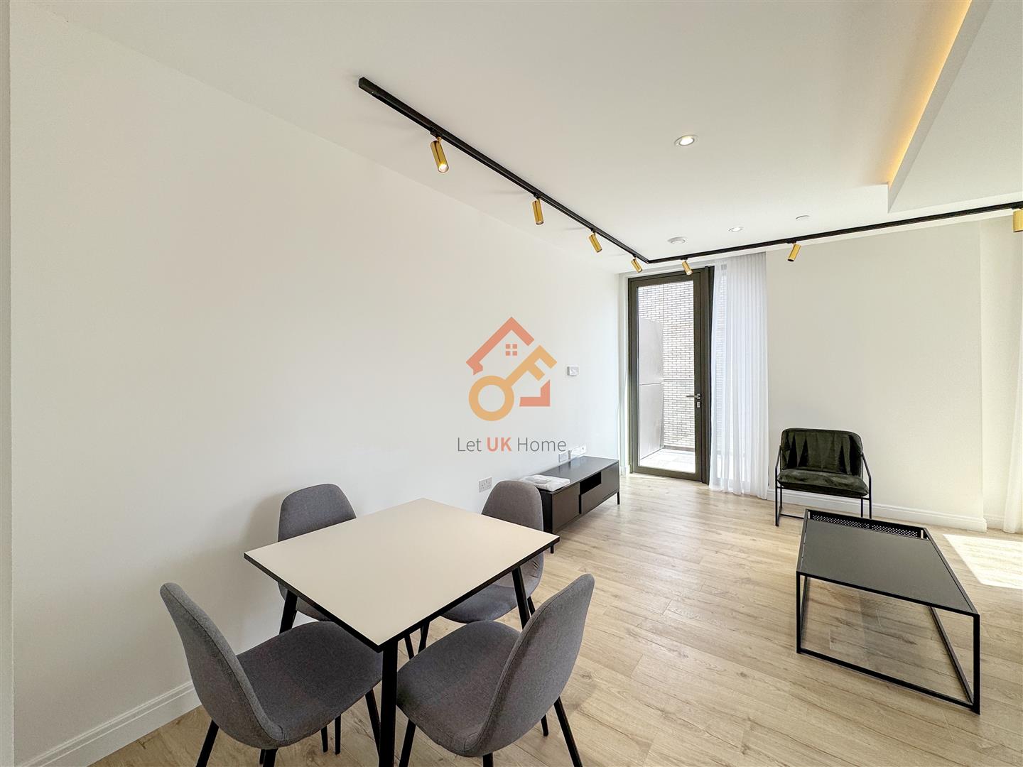 Flat Dingley Road in Greater London