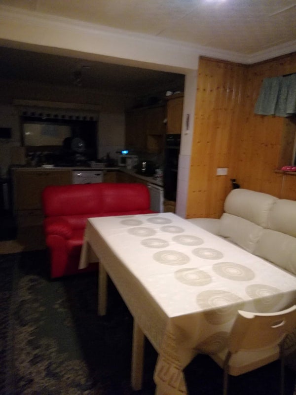 Room Rushdene in Greater London