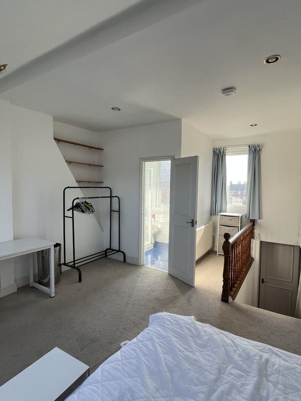 Room Dorothy Road in Greater London