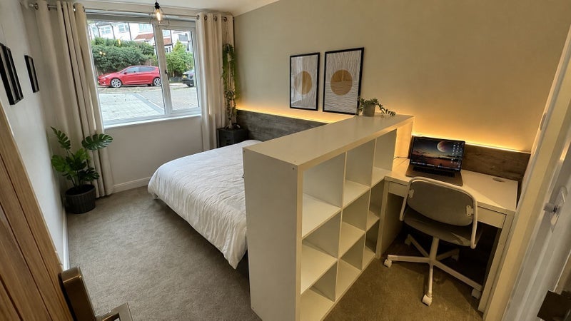 Room Ridgeway Drive in Greater London