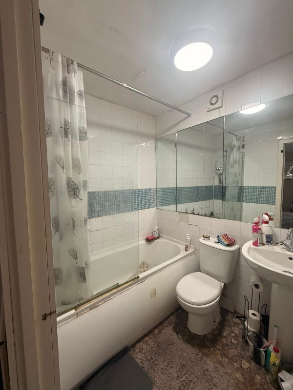 Room Moss House Close in Birmingham