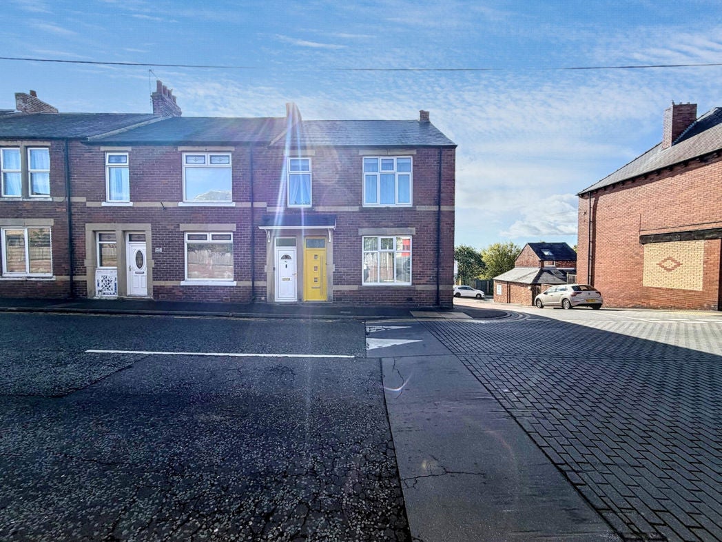 Flat Derwent Street in Gateshead