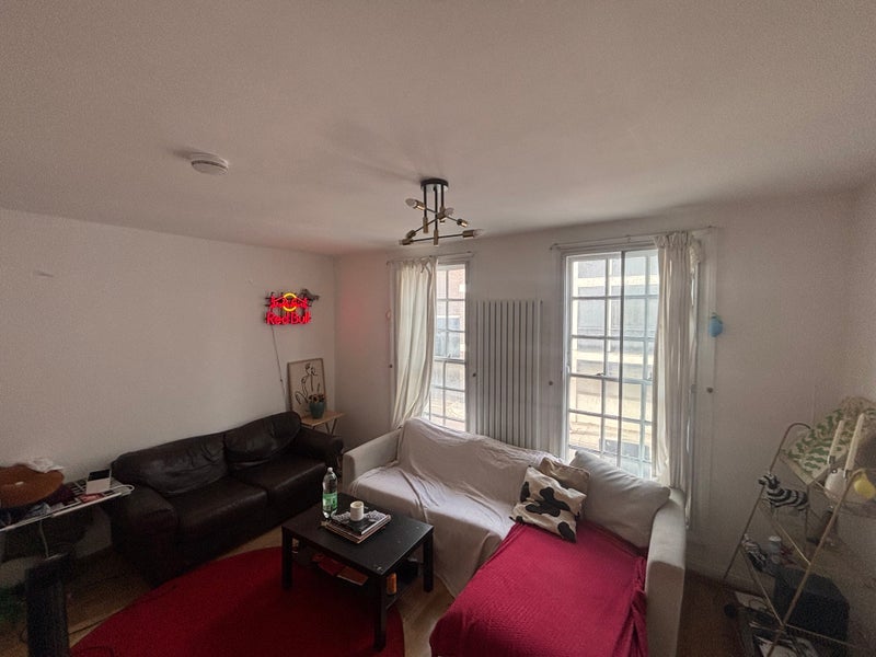Room City Road in Greater London