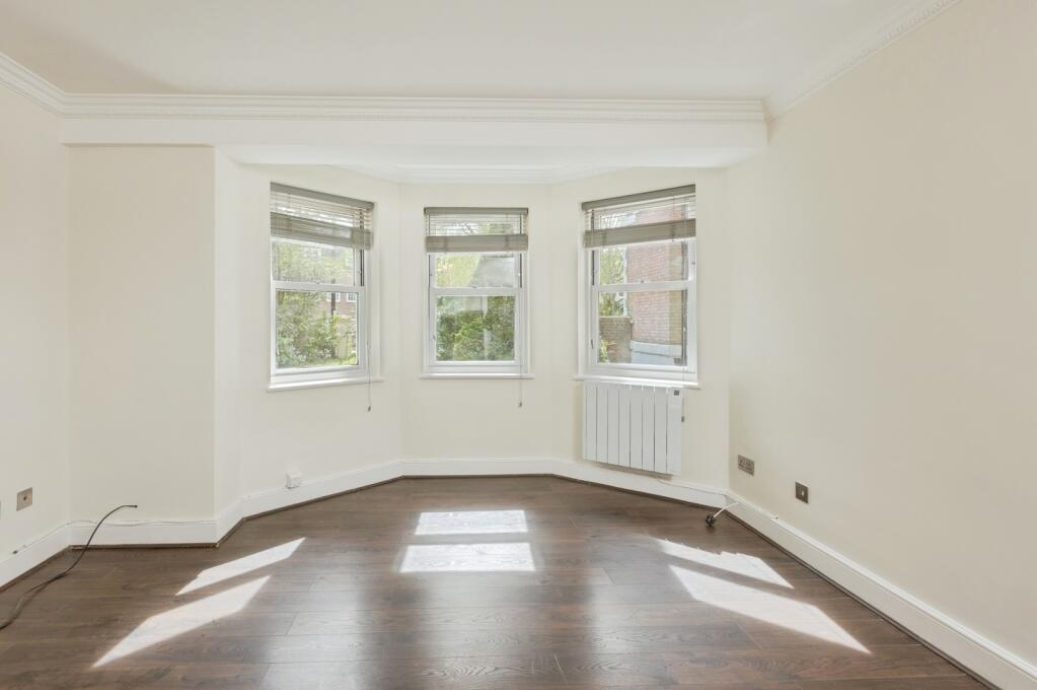 Flat Lansdowne Road in Tunbridge Wells