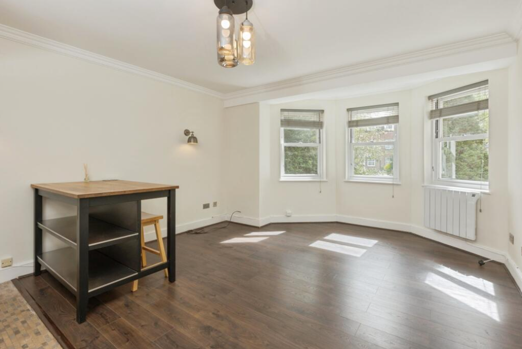 Flat Lansdowne Road in Tunbridge Wells