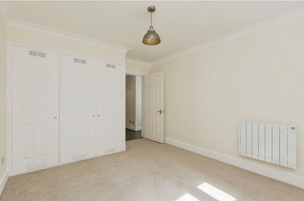 Flat Lansdowne Road in Tunbridge Wells