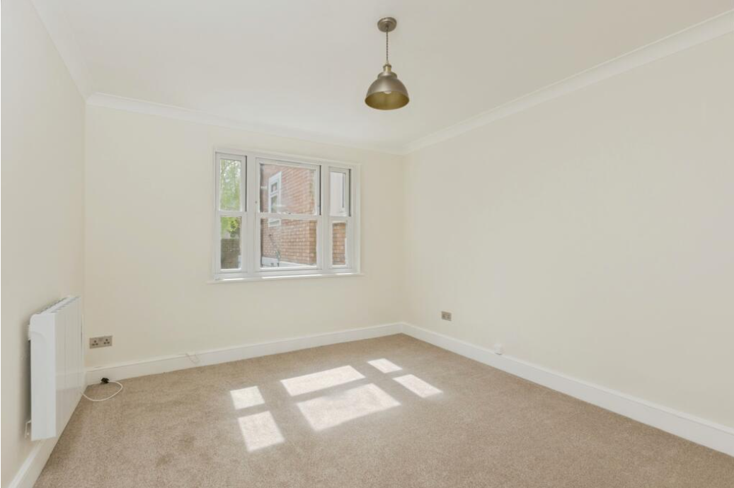 Flat Lansdowne Road in Tunbridge Wells