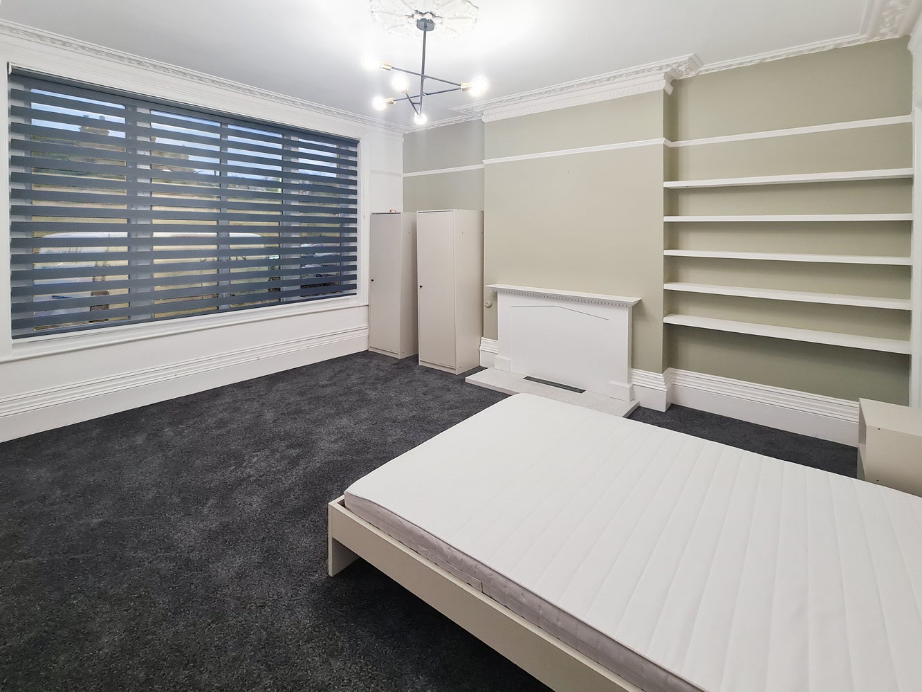 Room Station Road in Greater London
