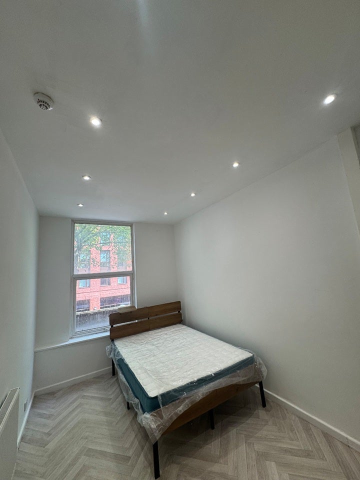 Room Mansfield Road in Nottingham